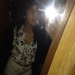 Meet your Posher, Alejandra